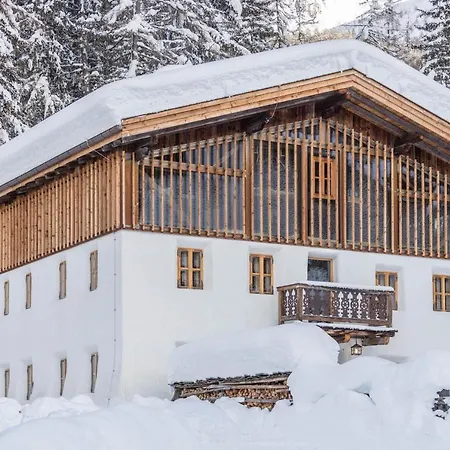 Tannhaeuser Mountain Chalet